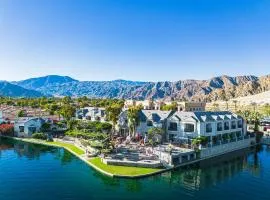 拉金塔湖城堡酒店