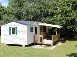 LE CORNOUILLER mobil home 4 personnes CAMPING LE BEL AIR Limogne en Quercy，位于Limogne-en-Quercy的酒店