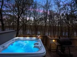Indoor Pool, Fireplace, Hot Tub, Pool, Ski, Pets