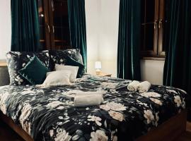 Pstrągowo - domki z jacuzzi，位于Machowa的酒店