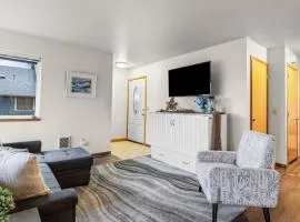 Cozy Whidbey Island Home Near Langley Waterfront Dining Tideview by Avantstay