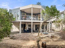 Silverdreams Family Retreat on Beach，位于Rhyll的酒店