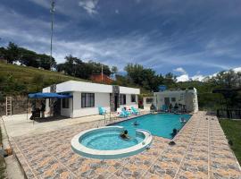 Finca Cimarrones Robles，位于Bella Vista的酒店