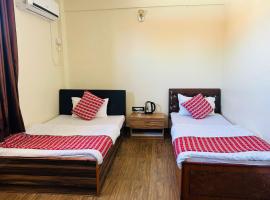 New Woodland Hotel，位于巴德拉普尔的酒店