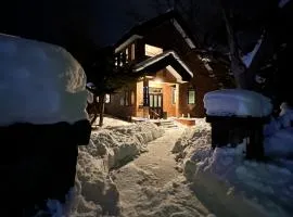 furanostay -private villa Accommodates up to 10 guests-