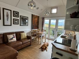 Hare Lodge with Hot Tub，位于库珀的酒店