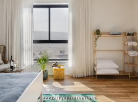 Premium Suite, Pool Access - Sun Circle Complex，位于Poriyya Illit的宠物友好酒店