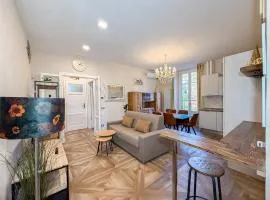 FREE PARKING - Elegant Two-Bedroom Apartment with Balcony