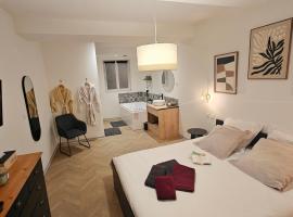 SPA & Détente - Cocon romantique au coeur de Moulins，位于穆兰的酒店
