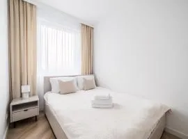 Stacja Jeżyce Lavish Apartment by BookingHost