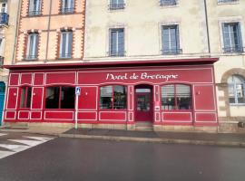 Hôtel de Bretagne，位于雷东的酒店