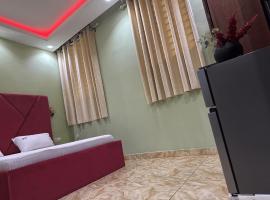 HOTEL COMFORT INn & SUITES，位于Kofa的酒店