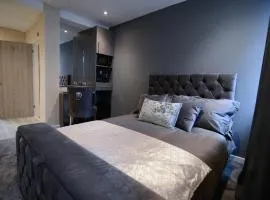 Ladywell House Suites - Chinatown - Self Check-in