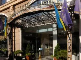 Rius Hotel Lviv