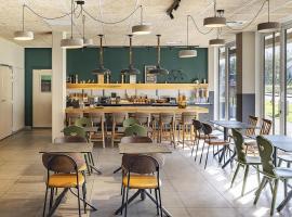 Best Western Coeur de Maurienne Hotel Restaurant & Spa，位于圣让德莫里耶讷的酒店