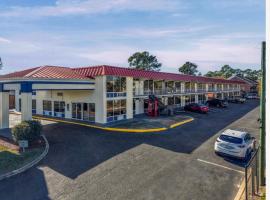 美国乡村家庭旅馆 - 摩拜，位于莫比尔的酒店