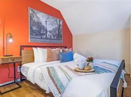 Traveler Friendly Canmore Condo Close to Banff