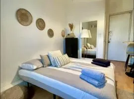 Le Perchoir Toulousain - Studio with Shared WC in the Heart of Rue Alsace Lorraine