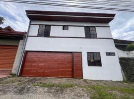 Apartamentos casco，位于埃雷迪亚的酒店