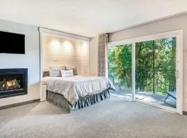 Riverfront Condo Next to Park and Downtown Bend