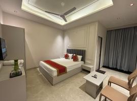 Hotel Golden Hills，位于阿布罗阿德的酒店