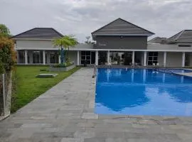 Golden Sleep Villa Tenayan Homestay Near Mal Pekanbaru