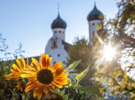 Gäste- und Tagungszentrum im Don Bosco Kloster Benediktbeuern，位于贝内迪克特博依恩的酒店