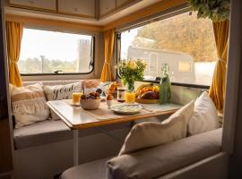 Gemütlicher Camper fußläufig zur Therme Erding，位于埃尔丁的酒店