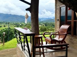 Private Lanna maple house 1BR 2BT - panorama view，位于Ban Thap Dua的酒店