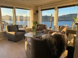 House with oceanview, 4 bedrooms, close to Bergen