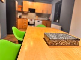 Hiddenhausen Premium Apartment mit Terrasse，位于希登豪森的酒店