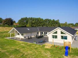 Villavilla #375 - Vejby Strand, Nordsj&aelig;lland，位于瓦伊比的带泳池的酒店
