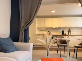 Royal Blue Residence – Elegant, Quiet & Exclusive