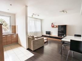 精致餐厅公寓，位于马拉茨基的酒店