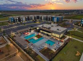Luxury Austin Stay Near St Davids Pool and Gym，位于Jarrell的酒店