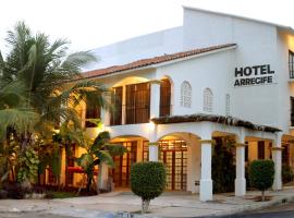 Hotel Arrecife Huatulco Plus，位于圣克鲁斯华特库的酒店