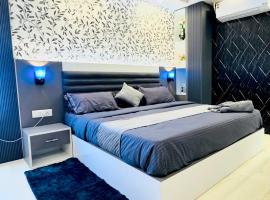 Amaatra suits，位于加济阿巴德的酒店