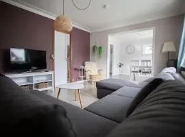 Large and Spacious 4BR Apartment Near Airport