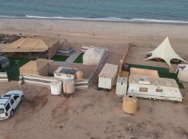 Qurayyat Dhabab，位于Ḑibāb的豪华帐篷营地