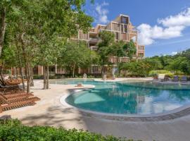 Corasol, Relaxed Stay with Terrace & Full Amenities，位于普拉亚卡门的酒店