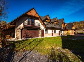 Domek u Świerków 2 - Zabytkowe domki 4 i 8 osobowe i apartamenty z aneksem kuchennym, 1,5km Termy Chochołowskie，位于乔乔洛的酒店