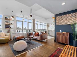 Bayard Terrace by Rove Condo w Outdoor Spaces，位于布鲁克林的酒店