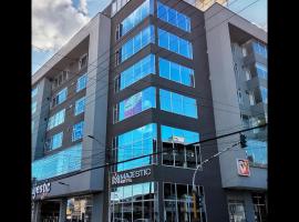 Majestic Hotel，位于伊皮亚莱斯的酒店