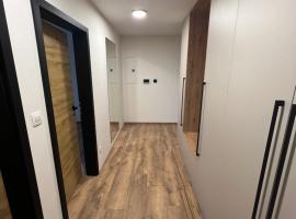 Zatienime Aparts，位于Nemšová的酒店