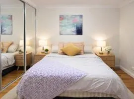 Lavender Dream Manor - Nestled by Station -Bathroom shared with ONLY one other room -Potentially dedicated if other room is not booked