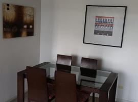 A pasos de Ruta Cinco y Universidad，位于塔尔卡的酒店