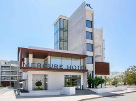 Mercure Larnaca Beach Resort，位于拉纳卡的度假村