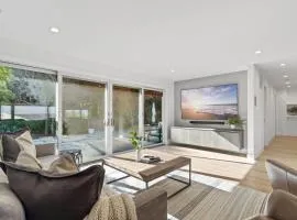 Marbella Lane - 3BR w sweeping views of Bay Area