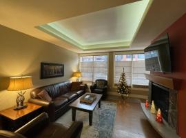 Luxury Resort 2Bedroom 2Bath Sleeps 6 945 square feet，位于坎莫尔的度假村