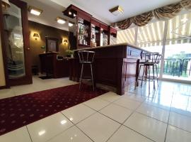 Hotel Ariston - self check in，位于奥西耶克的酒店